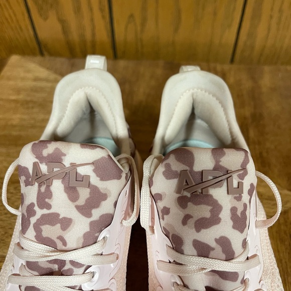 APL" TechLoom Tracer Sneakers -Pink - Picture 7 of 13